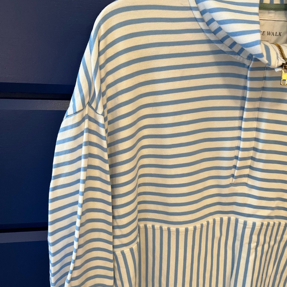 Alice Walk quarter zip, EUC, large